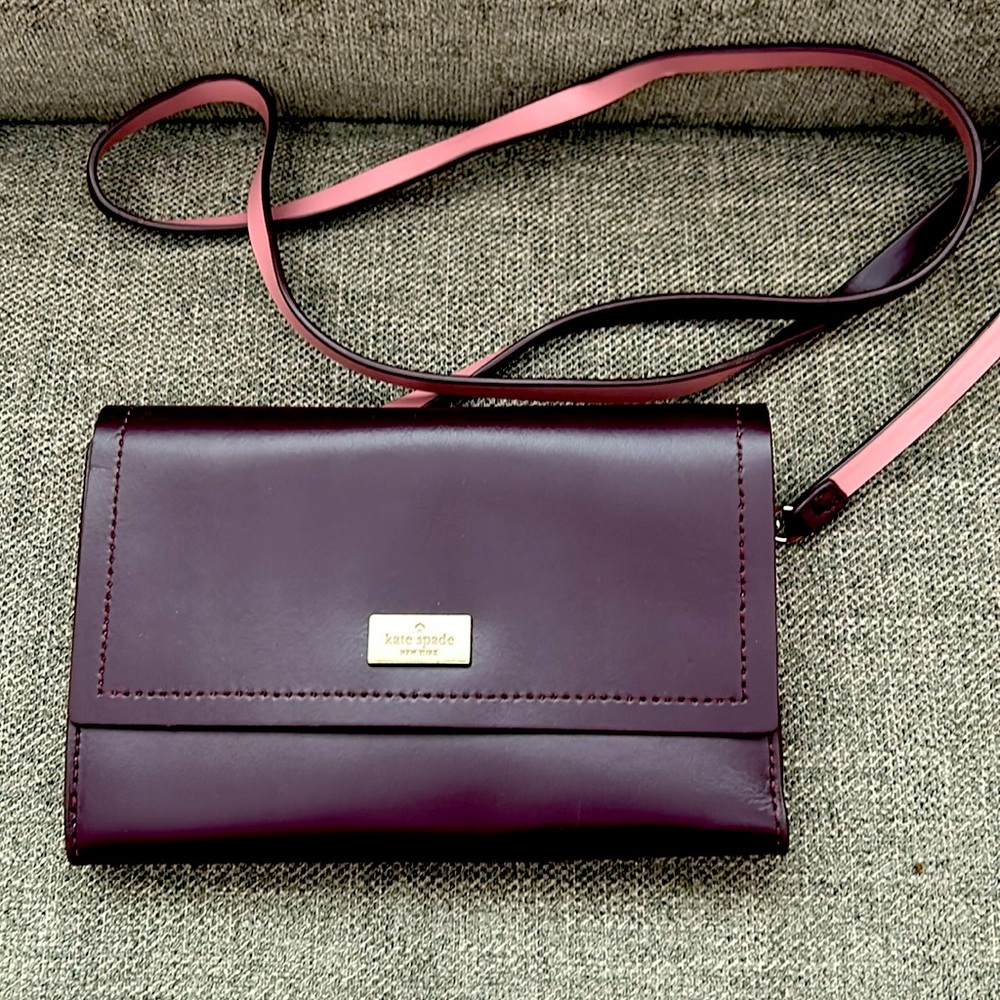 Wallet crossbody rarely used